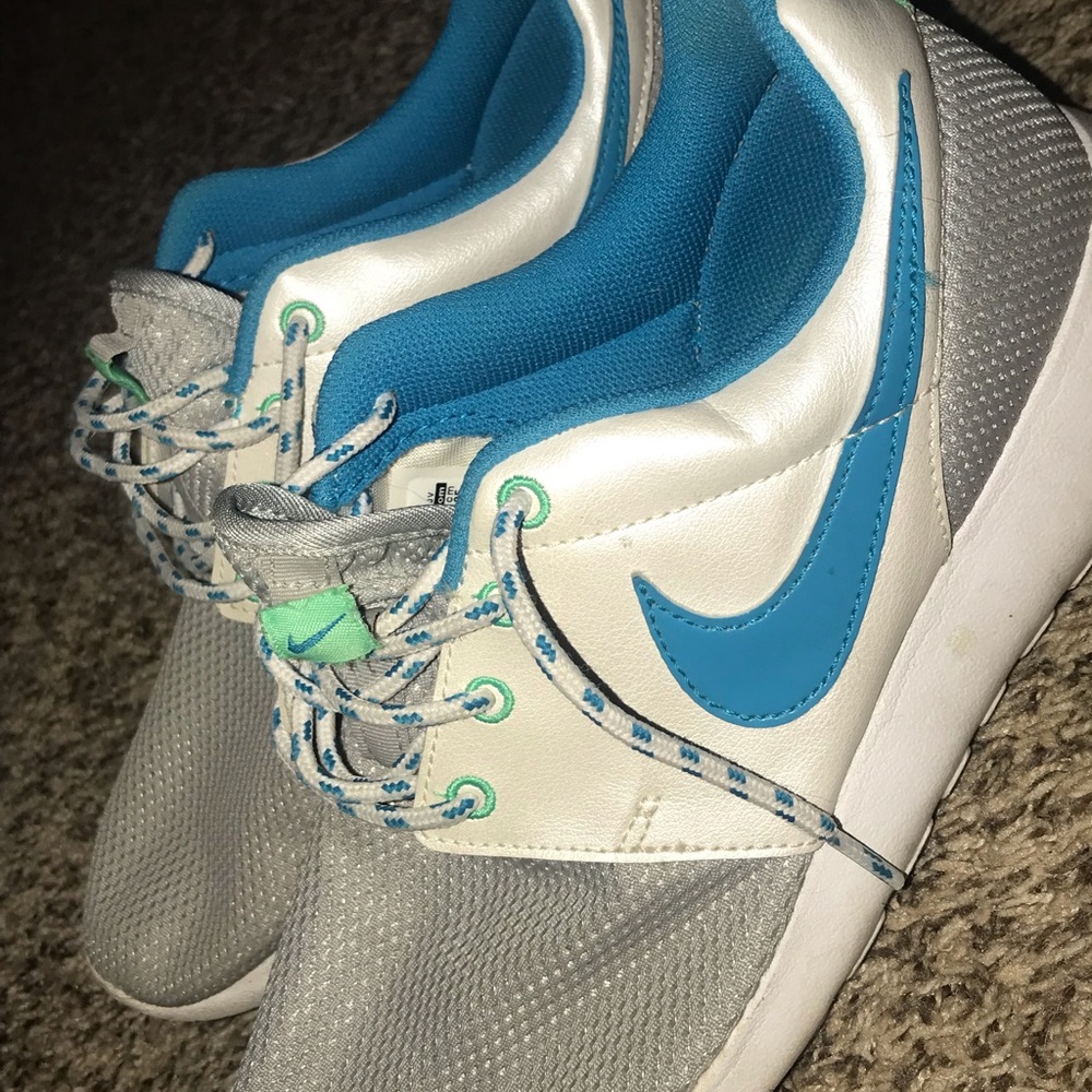 Nike tennis shoes